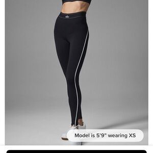 Alo Airlift High-Waist Suit Up Legging size medium